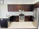 178 Sky Harbour Drive, Brampton, ON  - Indoor Photo Showing Kitchen With Double Sink With Upgraded Kitchen 