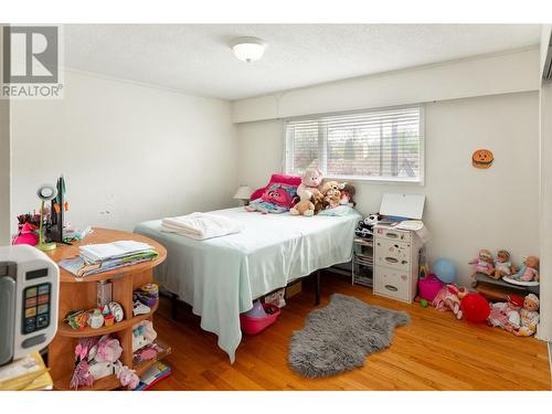1820 Abbott Street, Kelowna, BC - Indoor Photo Showing Bedroom