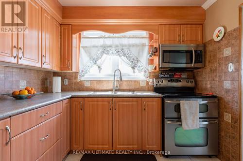 7525 Langworthy Drive, Mississauga, ON - Indoor Photo Showing Kitchen