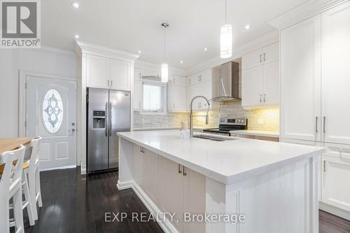 240 Rosethorn Avenue, Toronto, ON - Indoor Photo Showing Kitchen With Upgraded Kitchen