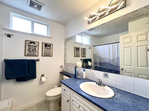 20683 66A Avenue, Langley, BC - Indoor Photo Showing Bathroom
