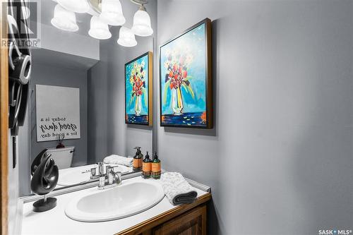 219 Flavelle Crescent, Saskatoon, SK - Indoor Photo Showing Bathroom
