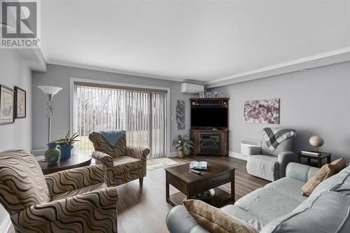 313 Macdonald Ave # 105, Sault Ste. Marie, ON - Indoor Photo Showing Living Room