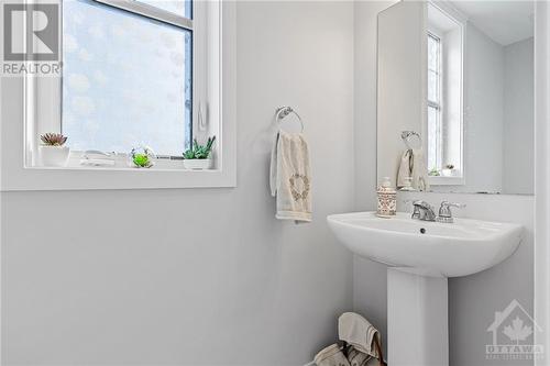 326 Crossway Terrace, Stittsville, ON - Indoor Photo Showing Bathroom