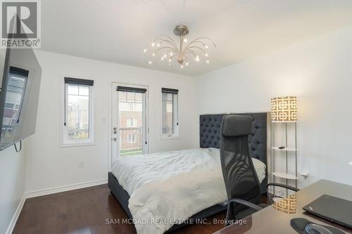 1554 Clitherow Street, Milton, ON - Indoor Photo Showing Bedroom