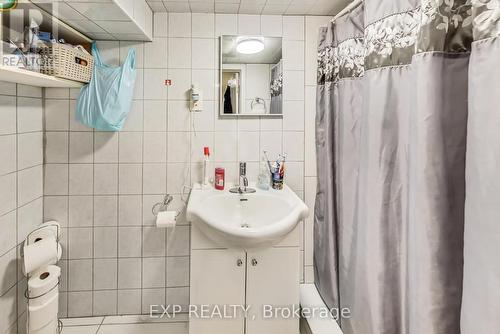 250 Gilbert Avenue, Toronto, ON - Indoor Photo Showing Bathroom