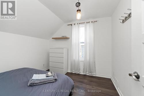 25 East 19Th Street, Hamilton, ON - Indoor Photo Showing Bedroom