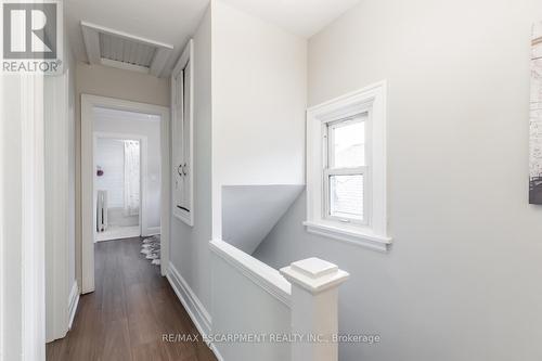 463 Charlton Avenue W, Hamilton, ON - Indoor Photo Showing Other Room