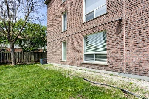 26 - 3085 Kingsway Drive, Kitchener, ON - Outdoor