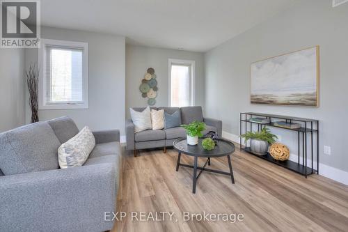 27 - 54 Bridge Street W, Kitchener, ON - Indoor Photo Showing Living Room
