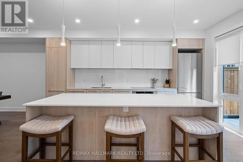 29 Rockmount Crescent, Gravenhurst, ON - Indoor Photo Showing Kitchen With Upgraded Kitchen