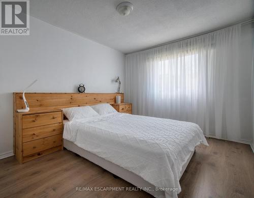 77 - 1485 Gulleden Drive, Mississauga, ON - Indoor Photo Showing Bedroom