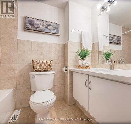 77 - 1485 Gulleden Drive, Mississauga, ON - Indoor Photo Showing Bathroom