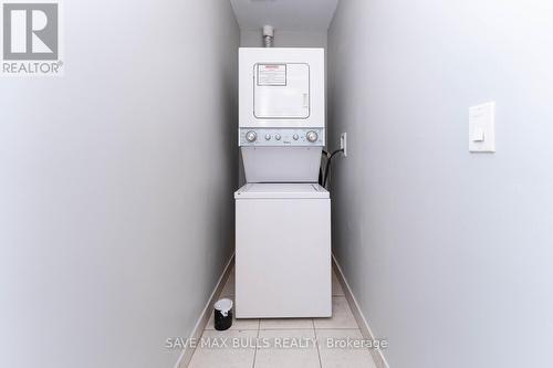 2110 - 339 Rathburn Road W, Mississauga, ON - Indoor Photo Showing Laundry Room