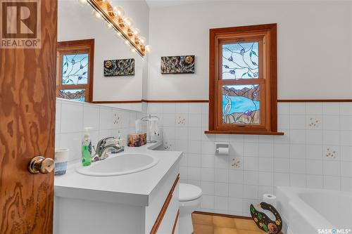 105 Jackson Avenue, Aberdeen, SK - Indoor Photo Showing Bathroom