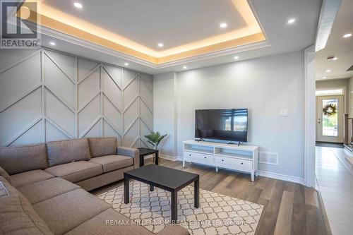 11811 Tenth Line, Whitchurch-Stouffville, ON - Indoor Photo Showing Living Room