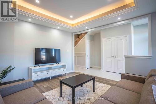 11811 Tenth Line, Whitchurch-Stouffville, ON - Indoor Photo Showing Living Room