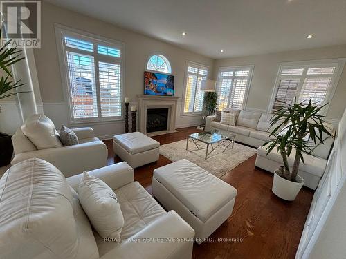 4710 Tassie Road, Burlington, ON - Indoor Photo Showing Living Room With Fireplace