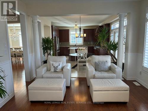 4710 Tassie Road, Burlington, ON - Indoor Photo Showing Living Room