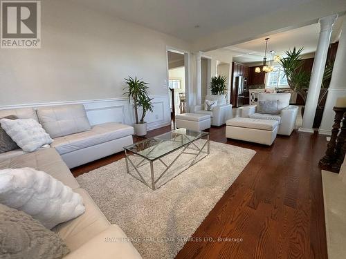 4710 Tassie Road, Burlington, ON - Indoor Photo Showing Living Room