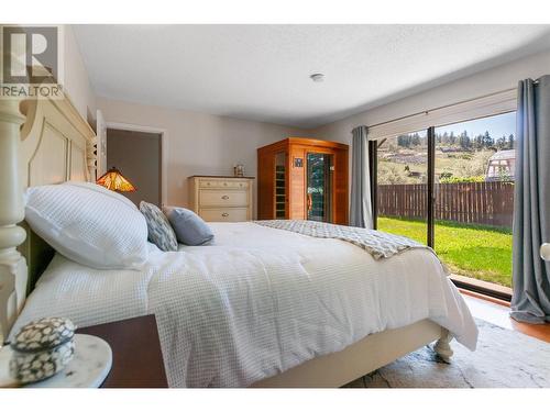 3575 Valleyview Road, Penticton, BC - Indoor Photo Showing Bedroom