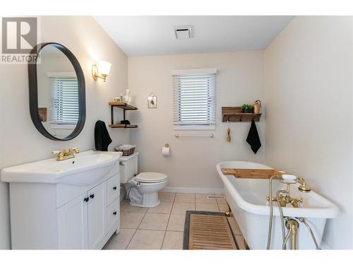 3575 Valleyview Road, Penticton, BC - Indoor Photo Showing Bathroom