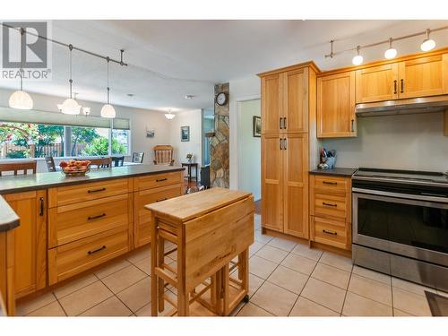 3575 Valleyview Road, Penticton, BC - Indoor Photo Showing Kitchen