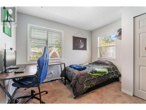 3575 Valleyview Road, Penticton, BC - Indoor Photo Showing Bedroom