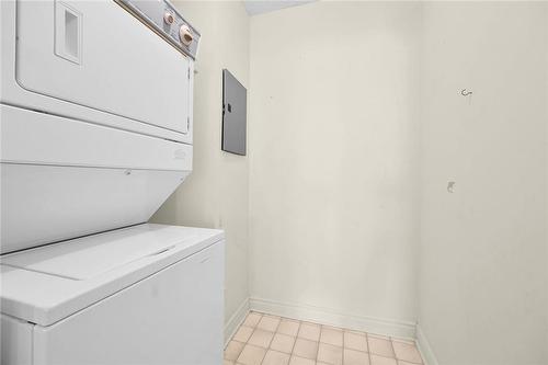 Laundry - 1237 North Shore Boulevard E|Unit #201, Burlington, ON - Indoor Photo Showing Laundry Room