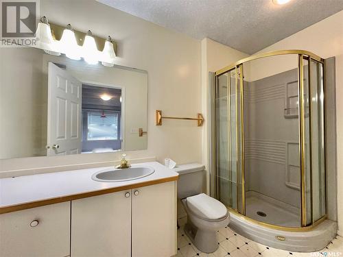 515 Lenore Drive, Saskatoon, SK - Indoor Photo Showing Bathroom