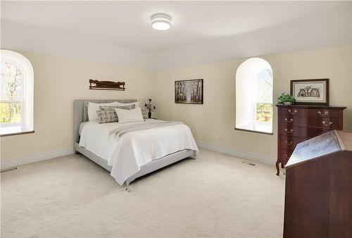 515 Ridge Road E, Grimsby, ON - Indoor Photo Showing Bedroom