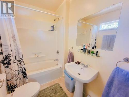 4792 Quebec Ave, Powell River, BC - Indoor Photo Showing Bathroom