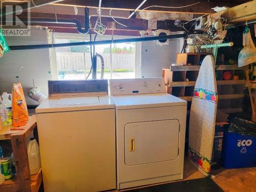 4792 Quebec Ave, Powell River, BC - Indoor Photo Showing Laundry Room