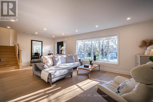 19 Willowgate Drive, Markham, ON - Indoor Photo Showing Living Room