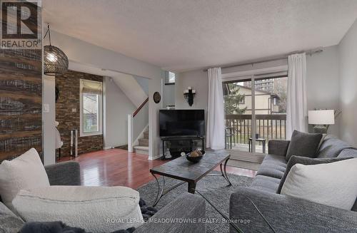 12 - 6780 Formentera Avenue, Mississauga, ON - Indoor Photo Showing Living Room