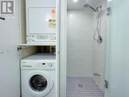 1802 - 1055 Bay Street, Toronto, ON - Indoor Photo Showing Laundry Room