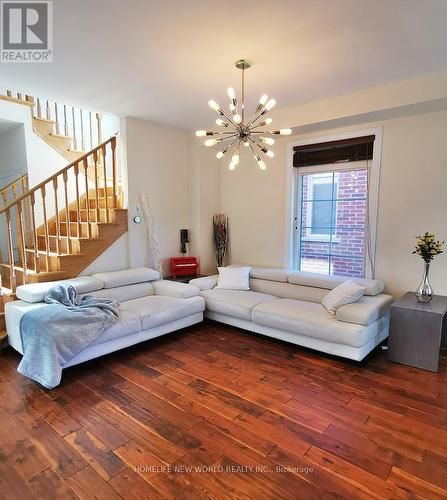 83 Carolina Rose Crescent, Markham, ON - Indoor Photo Showing Living Room