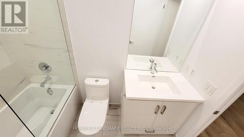 1003 - 10 Honeycrisp Crescent, Vaughan, ON - Indoor Photo Showing Bathroom