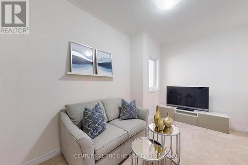 6 Roy Harper Avenue, Aurora, ON - Indoor Photo Showing Living Room