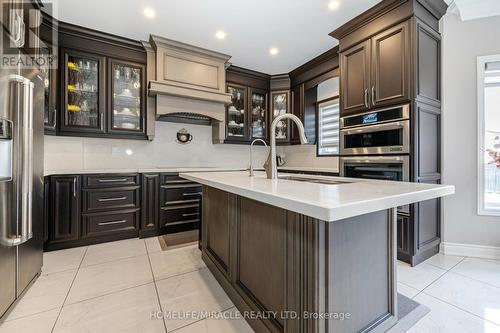66 Olde Town Road, Brampton, ON - Indoor Photo Showing Kitchen With Upgraded Kitchen