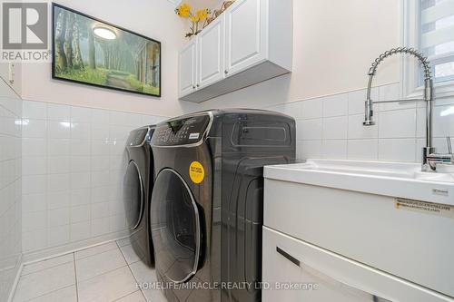 66 Olde Town Road, Brampton, ON - Indoor Photo Showing Laundry Room