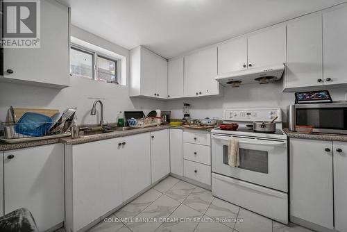 7 Drury Crescent, Brampton, ON - Indoor Photo Showing Kitchen With Double Sink