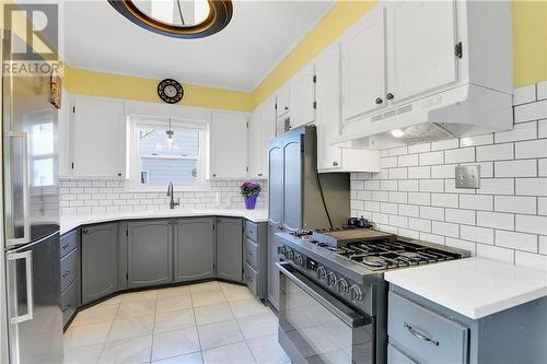 Kitchen - 450 Dominion Street, Renfrew, ON - Indoor Photo Showing Kitchen With Upgraded Kitchen