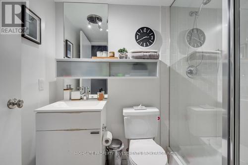 511 - 111 Elizabeth Street, Toronto, ON - Indoor Photo Showing Bathroom