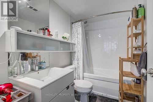 511 - 111 Elizabeth Street, Toronto, ON - Indoor Photo Showing Bathroom