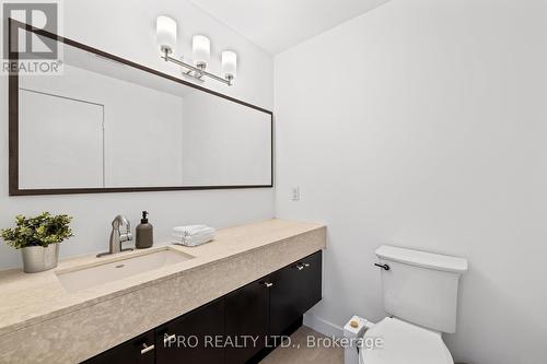 732 - 21 Nelson Street, Toronto, ON - Indoor Photo Showing Bathroom