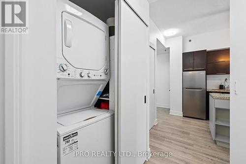 732 - 21 Nelson Street, Toronto, ON - Indoor Photo Showing Laundry Room