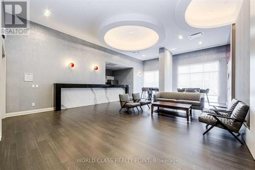 517 - 30 Meadowglen Place, Toronto, ON - Indoor Photo Showing Living Room