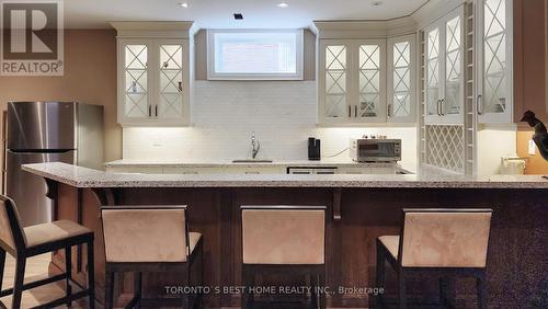 42 Elm Grove Avenue, Richmond Hill, ON - Indoor Photo Showing Kitchen With Upgraded Kitchen