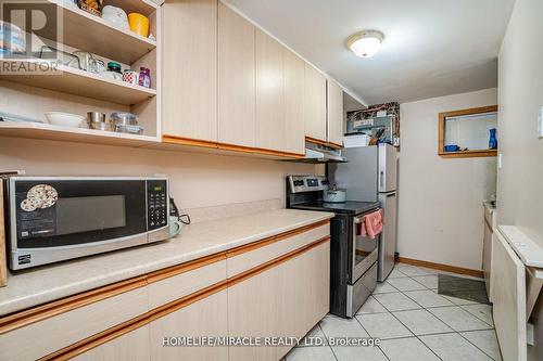66 Farmington Drive, Brampton, ON - Indoor Photo Showing Kitchen